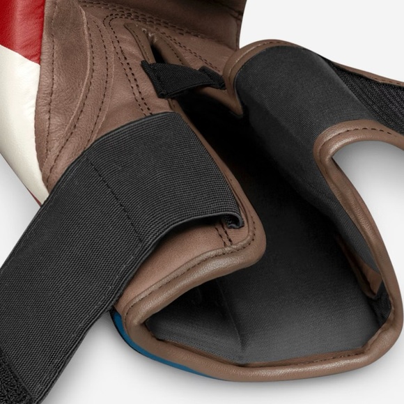 **LIMITED EDITION** Hayabusa x Marvel Captain America Boxing Gloves! (16oz) - Picture 3 of 5